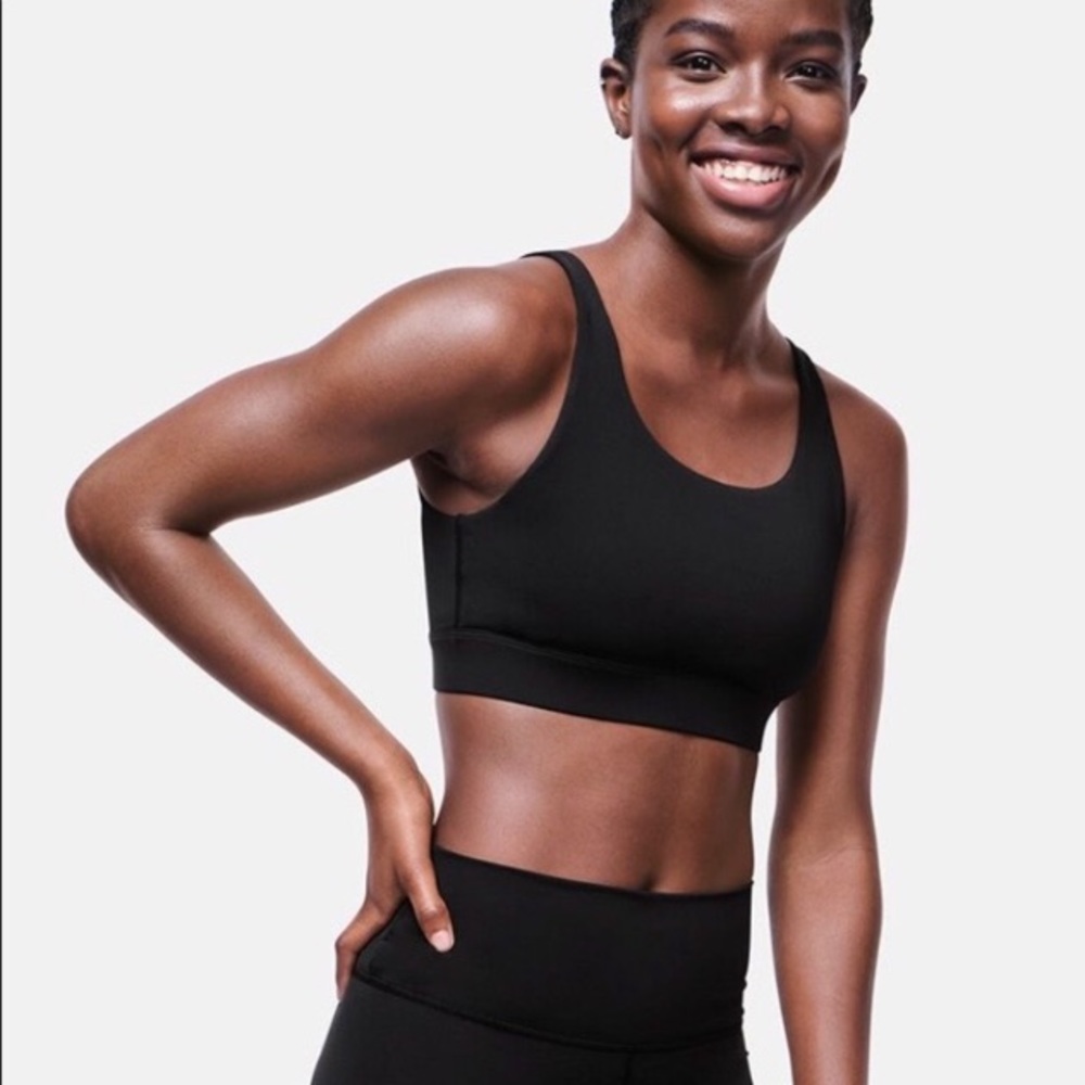 Outdoor Voices Lightform Circle Back Bra in Black (S)
